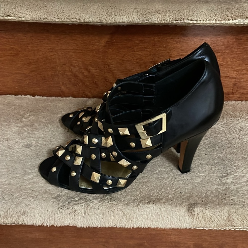 Saks Fifth Avenue Black Heels Gold Accents Women's Size 10M - Picture 6 of 12